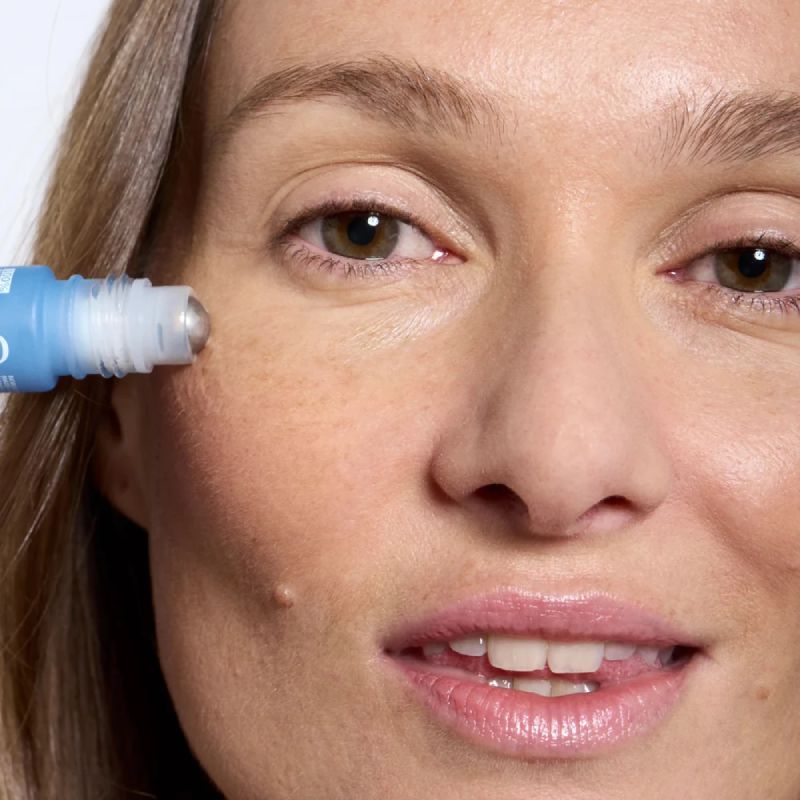 Contour des Yeux Défatigant en roll-on