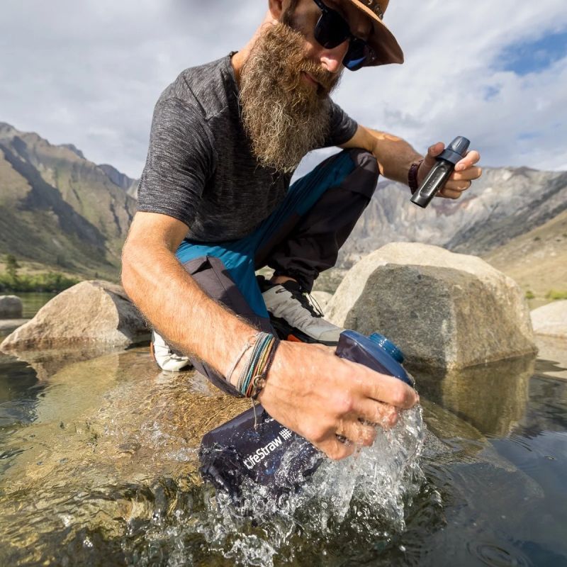 Gourde filtrante souple LifeStraw eau de source naturelle