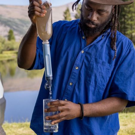 Détail de la paille filtrante LifeStraw Peak Series compatible bouteille