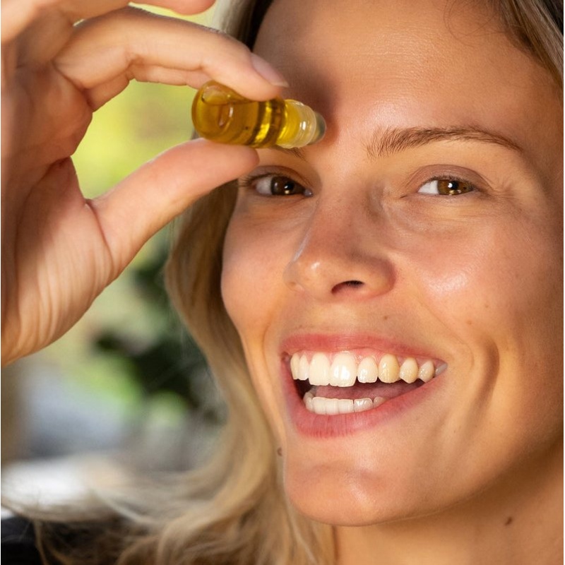 Soin lissant aux fleurs Contour des yeux sensibles La Canopée
